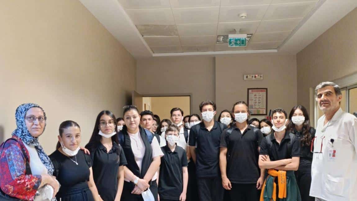 Öğrencilerimizle hastane labaratuvar birimine eğitim gezisi düzenlendi  